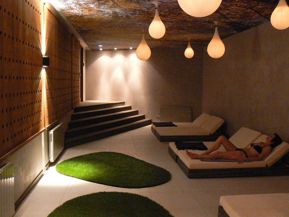 Hotel Domaine De La Foret D'orient, Logis Hotel, Restaurant, Et Golf