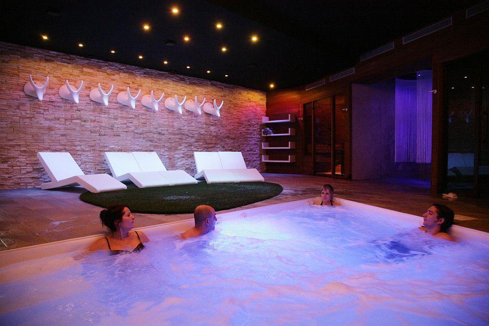 Hotel Domaine De La Foret D'orient, Logis Hotel, Restaurant, Et Golf 4*
