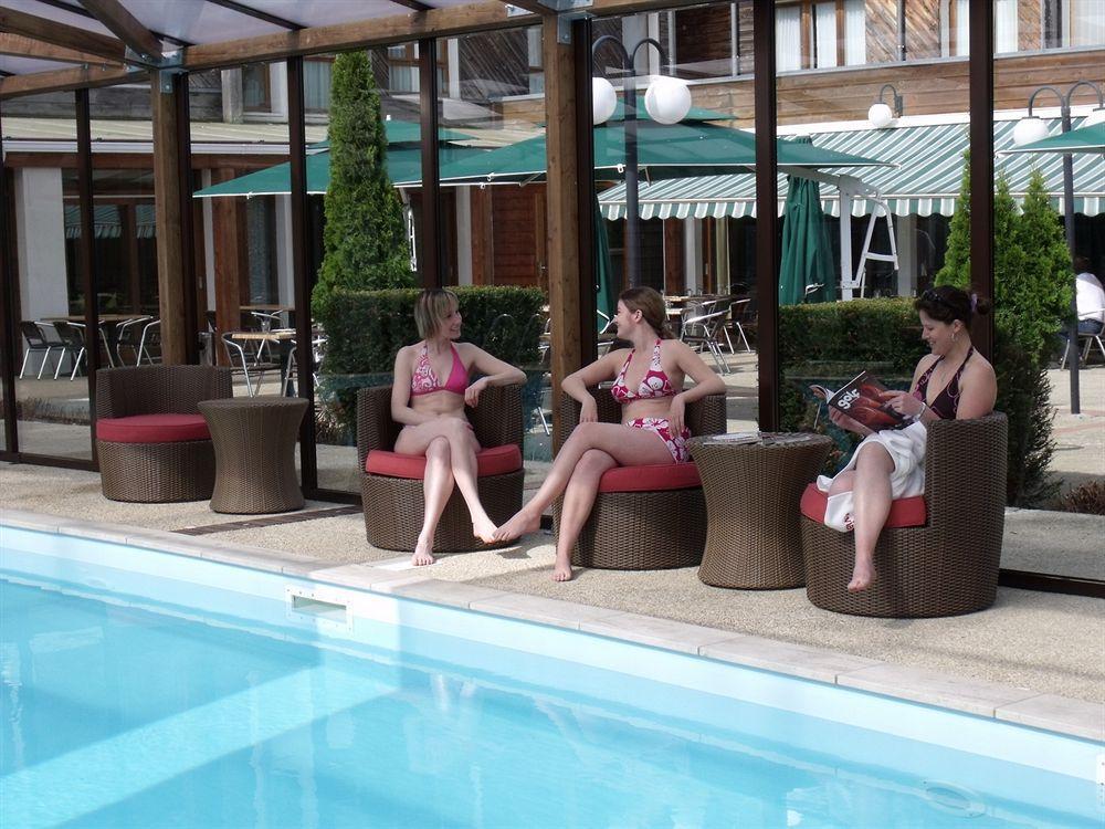 Domaine De La Foret D'orient, Logis Hotel, Restaurant, Et Golf