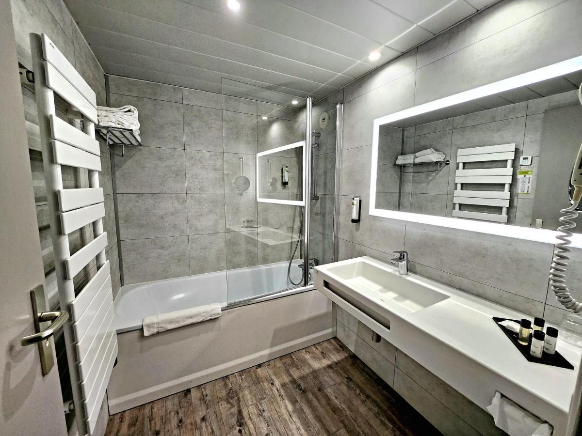 Hotel Domaine De La Foret D'orient, Logis Hotel, Restaurant, Et Golf Rouilly-Sacey