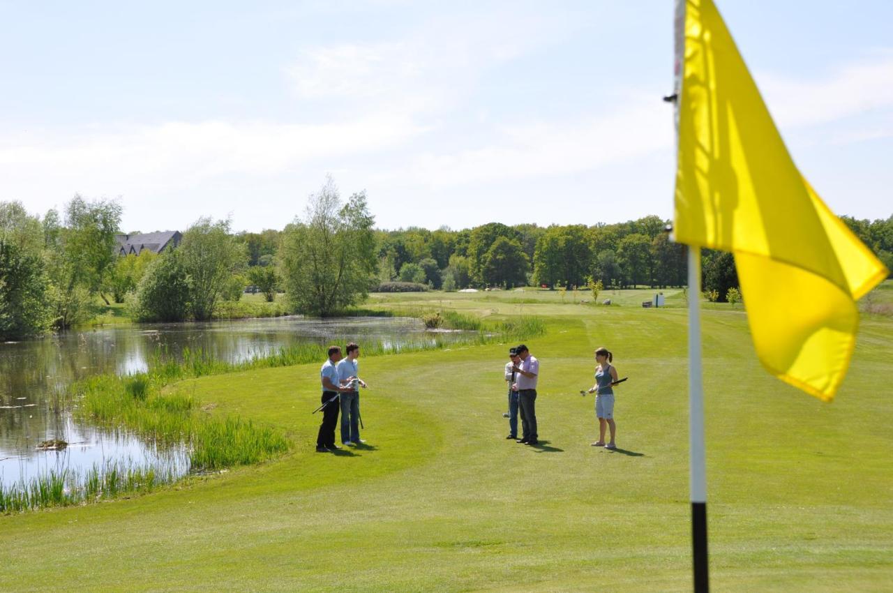 Hotel Domaine De La Foret D'orient, Logis Hotel, Restaurant, Et Golf Rouilly-Sacey