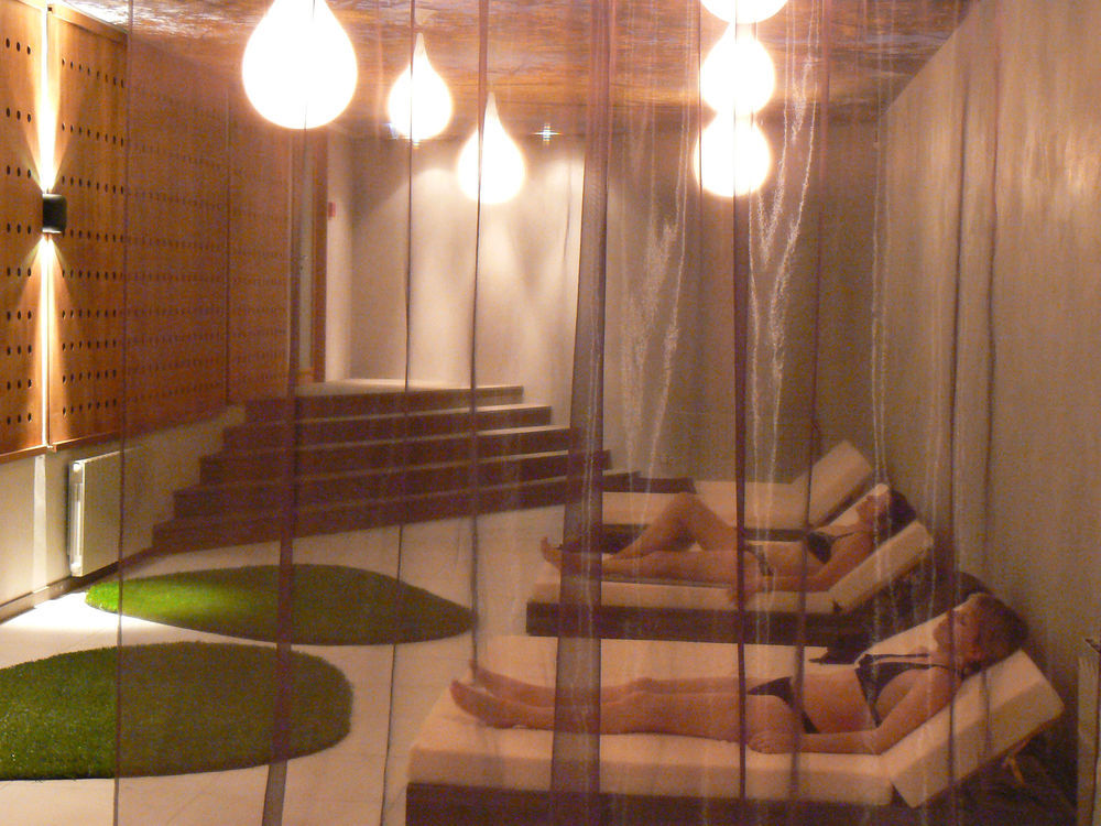 Domaine De La Foret D'orient, Logis Hotel, Restaurant, Et Golf Hotel 4*