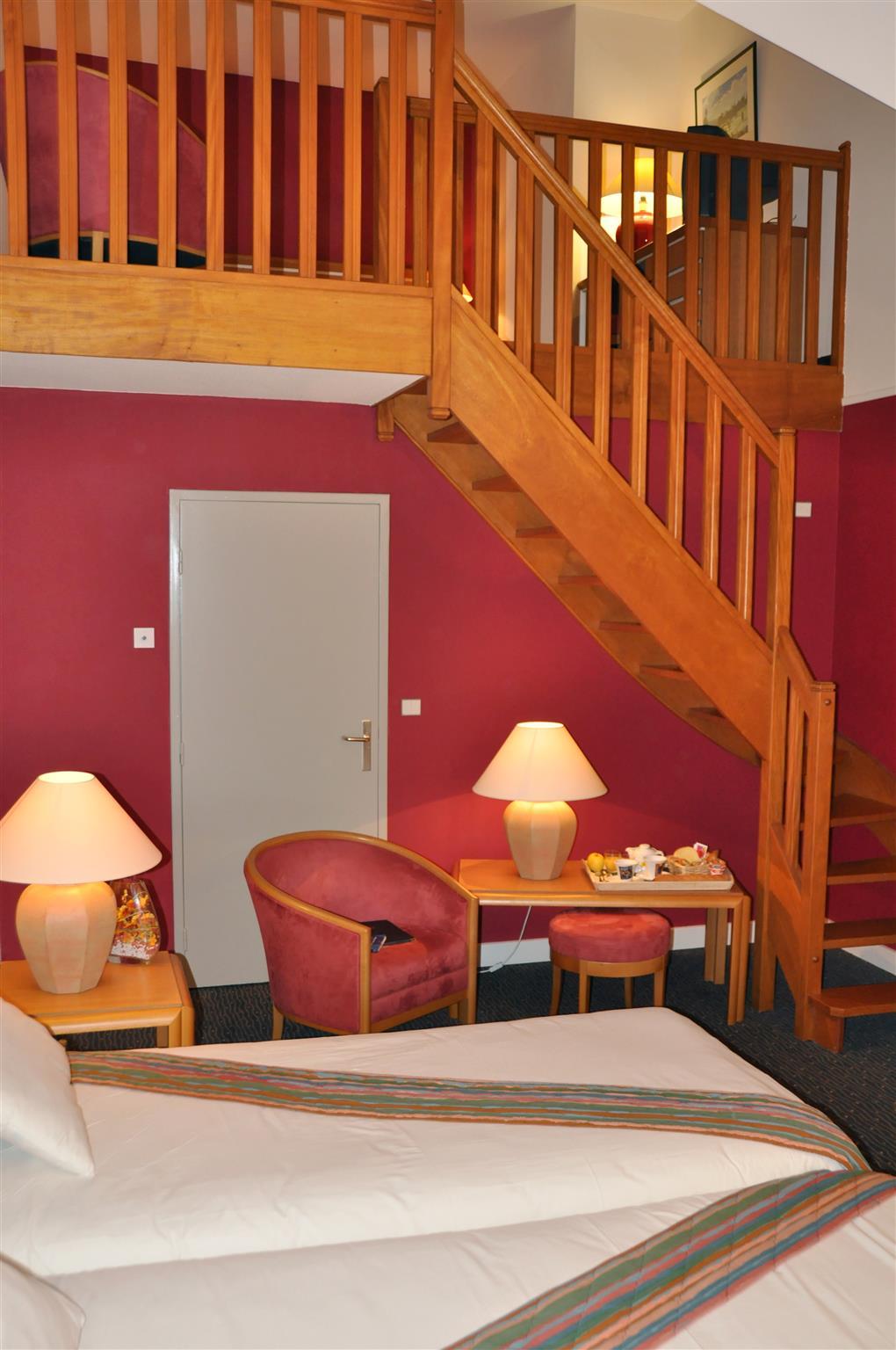 Hotel Domaine De La Foret D'orient, Logis Hotel, Restaurant, Et Golf 4*