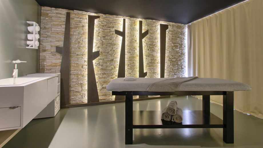 Domaine De La Foret D'orient, Logis Hotel, Restaurant, Et Golf